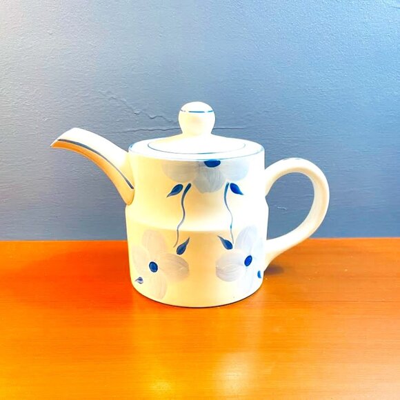 Wood and Sons Ellgreave White and Floral Blue Teapot Vintage Ironstone English - Picture 1 of 9